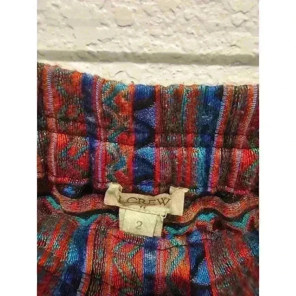J CREW Aztec Elastic Shorts. Sexy cute shorts. Size 2. - Picture 2 of 3